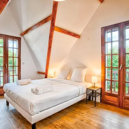 Superbe Villa, 11 Chambres, Piscine, Calme Absolu *